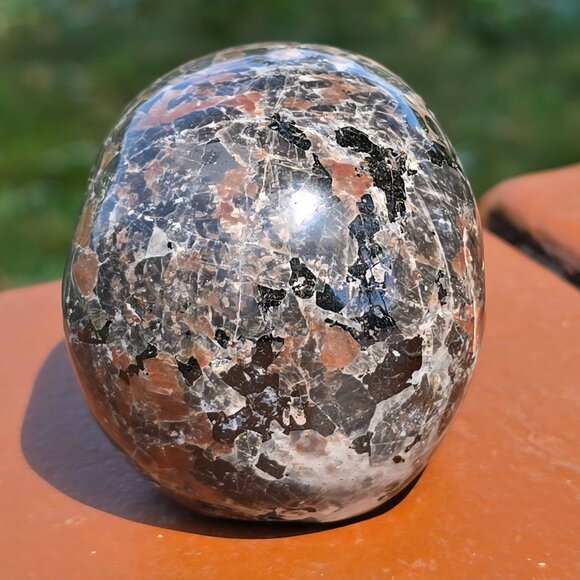 Yooperlite Skull – Illumination • Expression • Fire Within - Picture 3 of 7